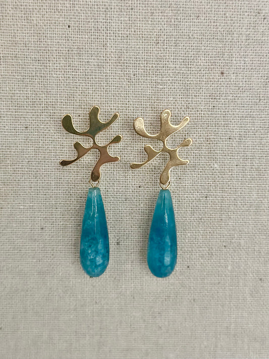 Seascape earring with blue apatite