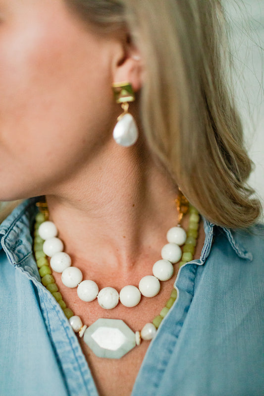 Lee necklace in cream
